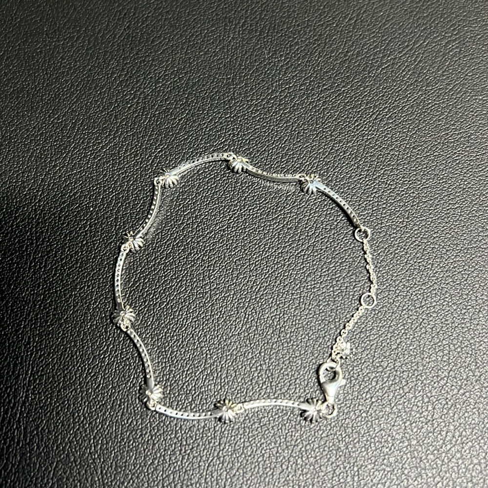 New Pandora Moments Silver Daisy Bracelet